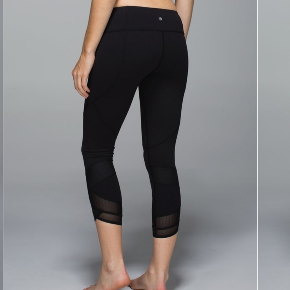 lululemon athletica Pants - Lululemon Emerge Renewed Crop